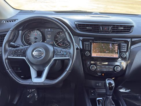 Used 2022 Nissan Rogue Sport SL w/ Premium Package image 31