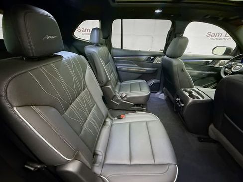 Used 2025 Buick Enclave Avenir w/ Super Cruise Package image 32