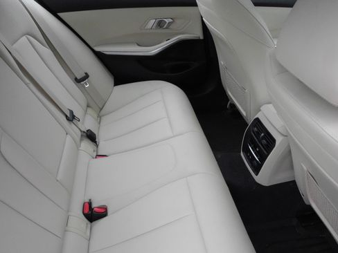 Used 2019 BMW 330i Sedan w/ Convenience Package RWD image 34