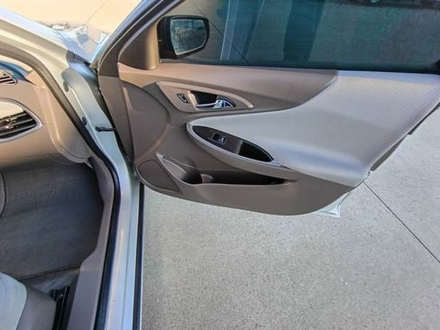 Used 2020 Chevrolet Malibu LS image 18