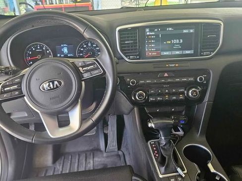Used 2021 Kia Sportage EX image 3