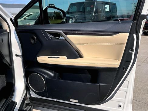 Used 2022 Lexus RX 350L Luxury image 22