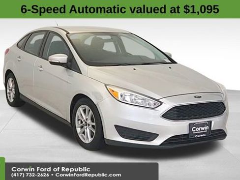 Used 2016 Ford Focus SE image 1