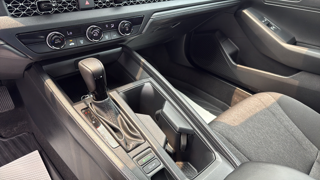 Used 2025 Honda Accord LX image 27