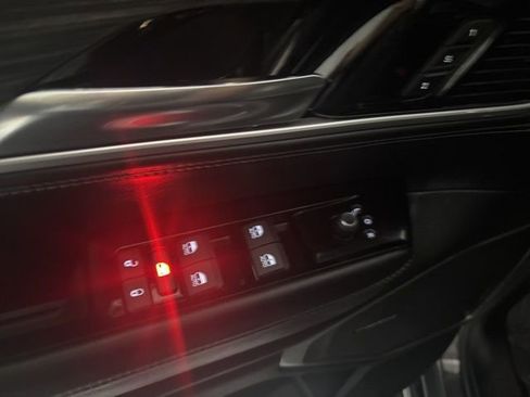 Used 2023 Jeep Wagoneer L Series II image 13