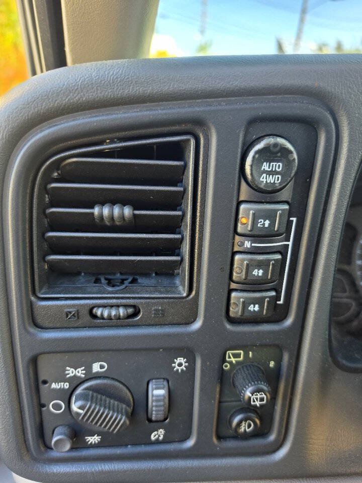 Used 2003 GMC Yukon XL SLT w/ 1SD Preferred Equipment Group AWD/4WD image 5