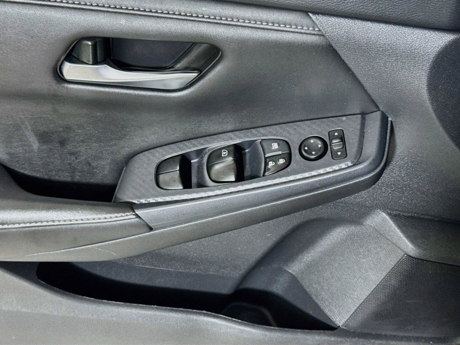 Used 2024 Nissan Sentra SV FWD image 15