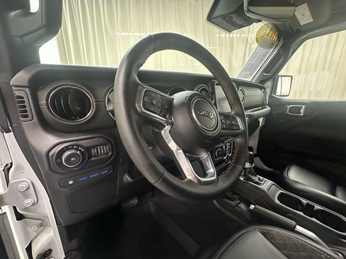 Used 2021 Jeep Wrangler Unlimited Sahara image 23
