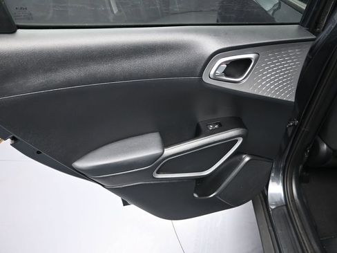 Certified 2025 Kia Soul LX w/ LX Technology Package image 27