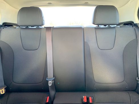 Used 2025 Buick Encore GX Preferred image 37