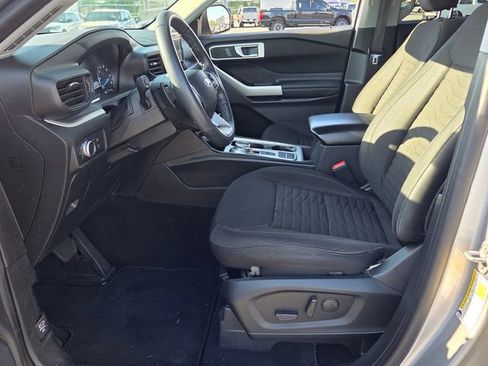 Used 2020 Ford Explorer XLT RWD image 11
