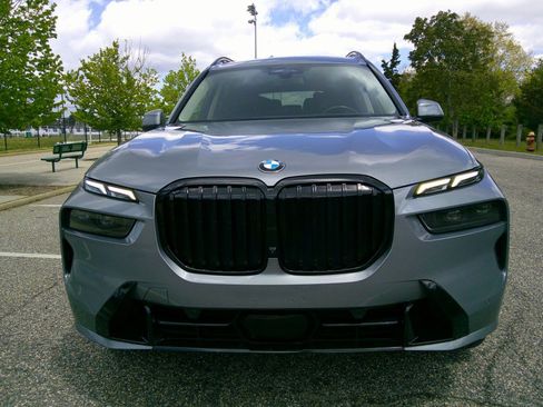 Used 2023 BMW X7 xDrive40i AWD/4WD image 38