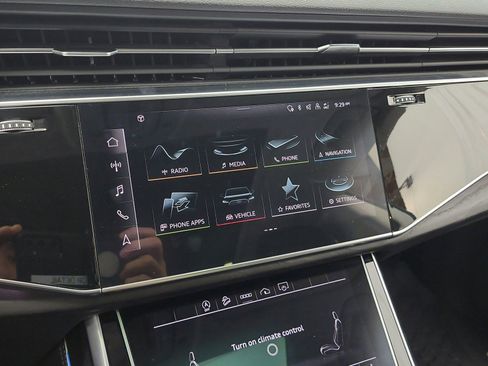 Used 2023 Audi Q8 Premium Plus w/ Premium Plus Package image 10