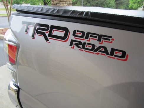 Used 2020 Toyota Tacoma TRD Off-Road RWD image 29