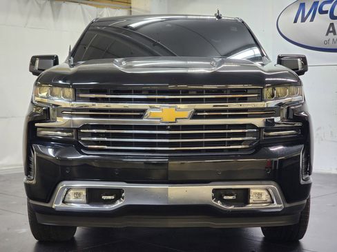Used 2019 Chevrolet Silverado 1500 High Country w/ Technology Package AWD/4WD image 9