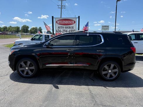 Used 2019 GMC Acadia Denali w/ Technology Package FWD image 2