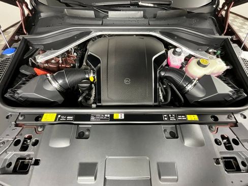 Used 2025 Land Rover Range Rover Sport SV Edition Two image 12