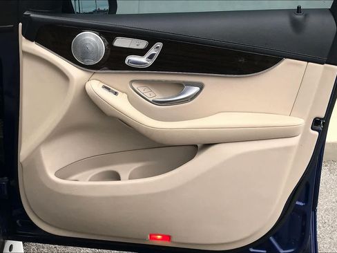 Used 2017 Mercedes-Benz GLC 300 image 23