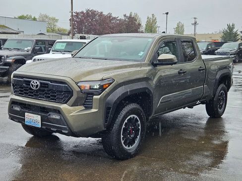 Used 2025 Toyota Tacoma TRD Off-Road w/ TRD Off Road Premium Package AWD/4WD image 3