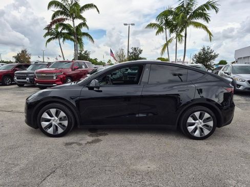 Used 2024 Tesla Model Y Long Range AWD/4WD image 8