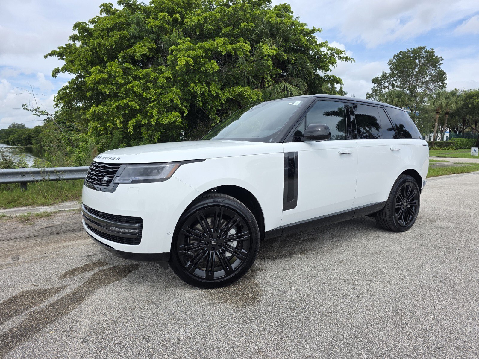 New 2027 Land Rover Range Rover SE AWD/4WD image 1