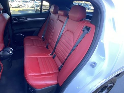Used 2022 Alfa Romeo Stelvio Veloce image 24