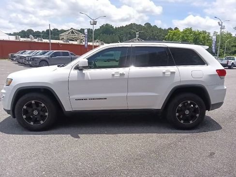 Used 2017 Jeep Grand Cherokee Laredo w/ Quick Order Package 2BE RWD image 6