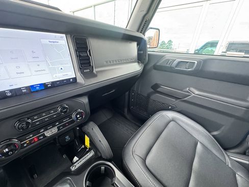 Used 2025 Ford Bronco Badlands image 22