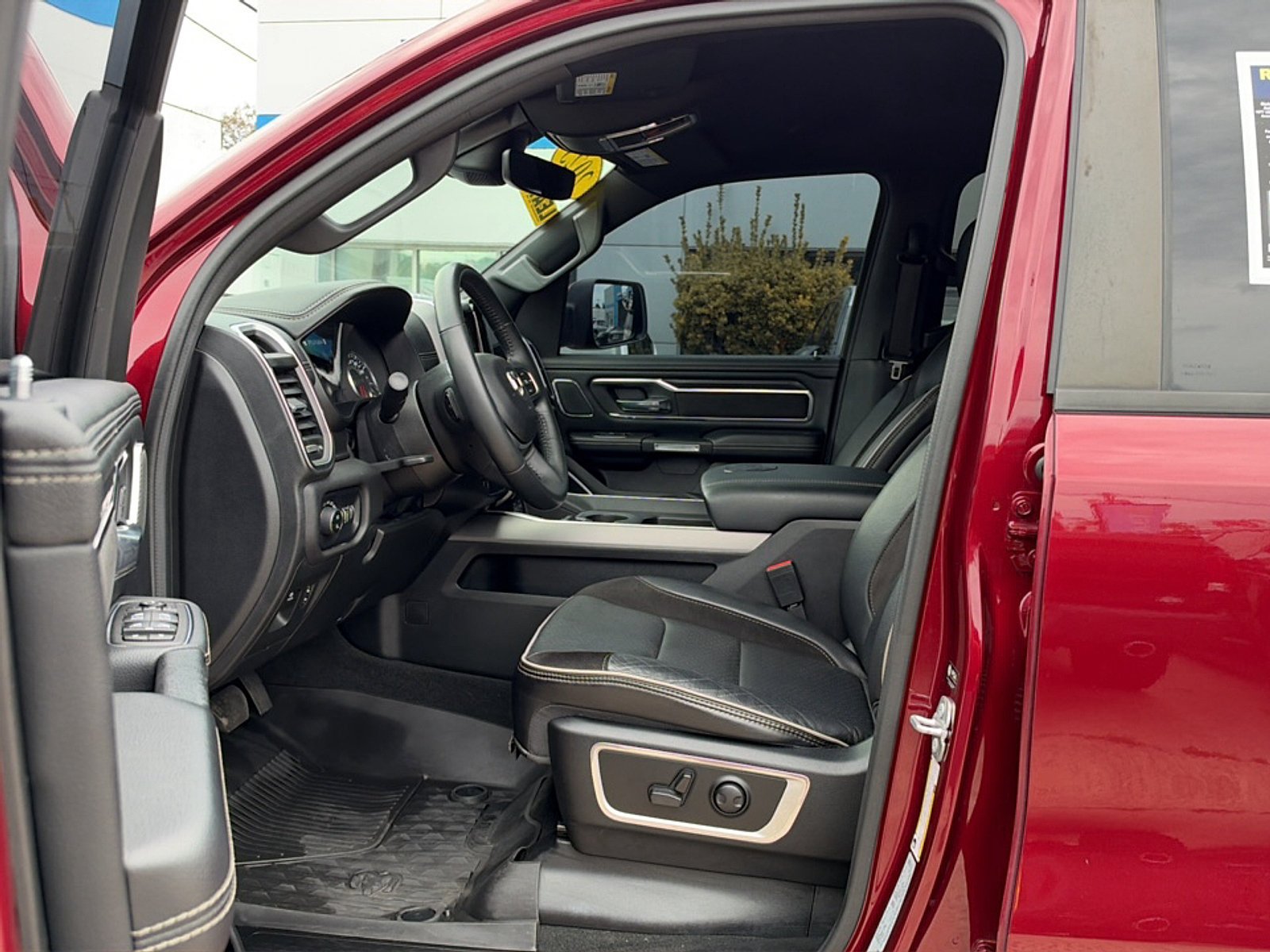 Used 2023 RAM 1500 Laramie AWD/4WD image 13