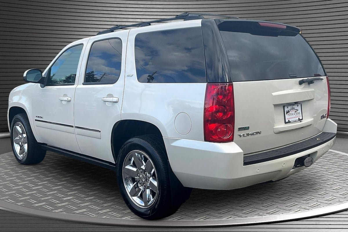 Used 2012 GMC Yukon SLT w/ SLT-2 Equipment Package AWD/4WD image 4