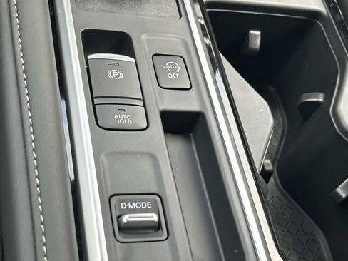 New 2026 Nissan Pathfinder SL FWD image 34