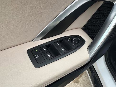 Certified 2025 BMW X1 xDrive28i w/ Premium Package image 17