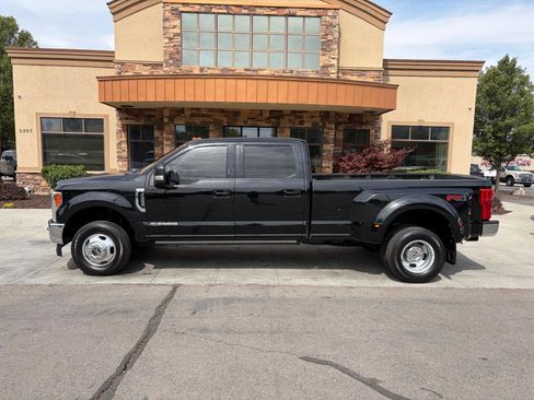 Used 2019 Ford F350 Lariat w/ Lariat Ultimate Package AWD/4WD image 2