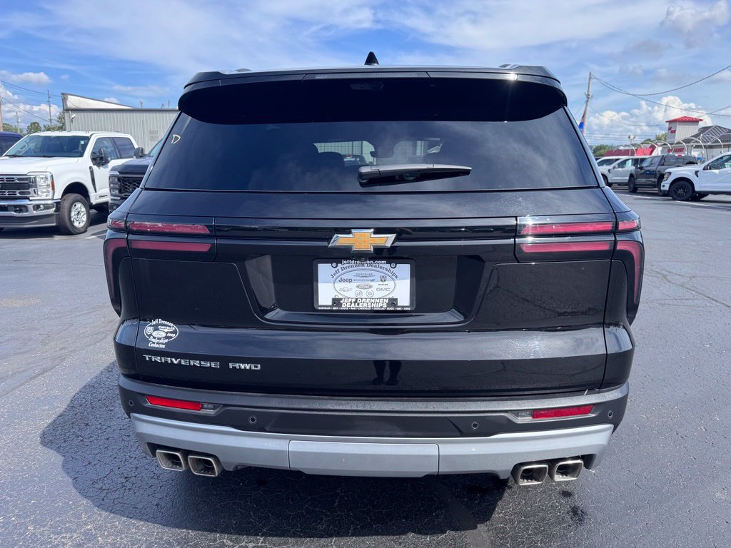Used 2026 Chevrolet Traverse LT w/ Driver Confidence Package AWD/4WD image 6