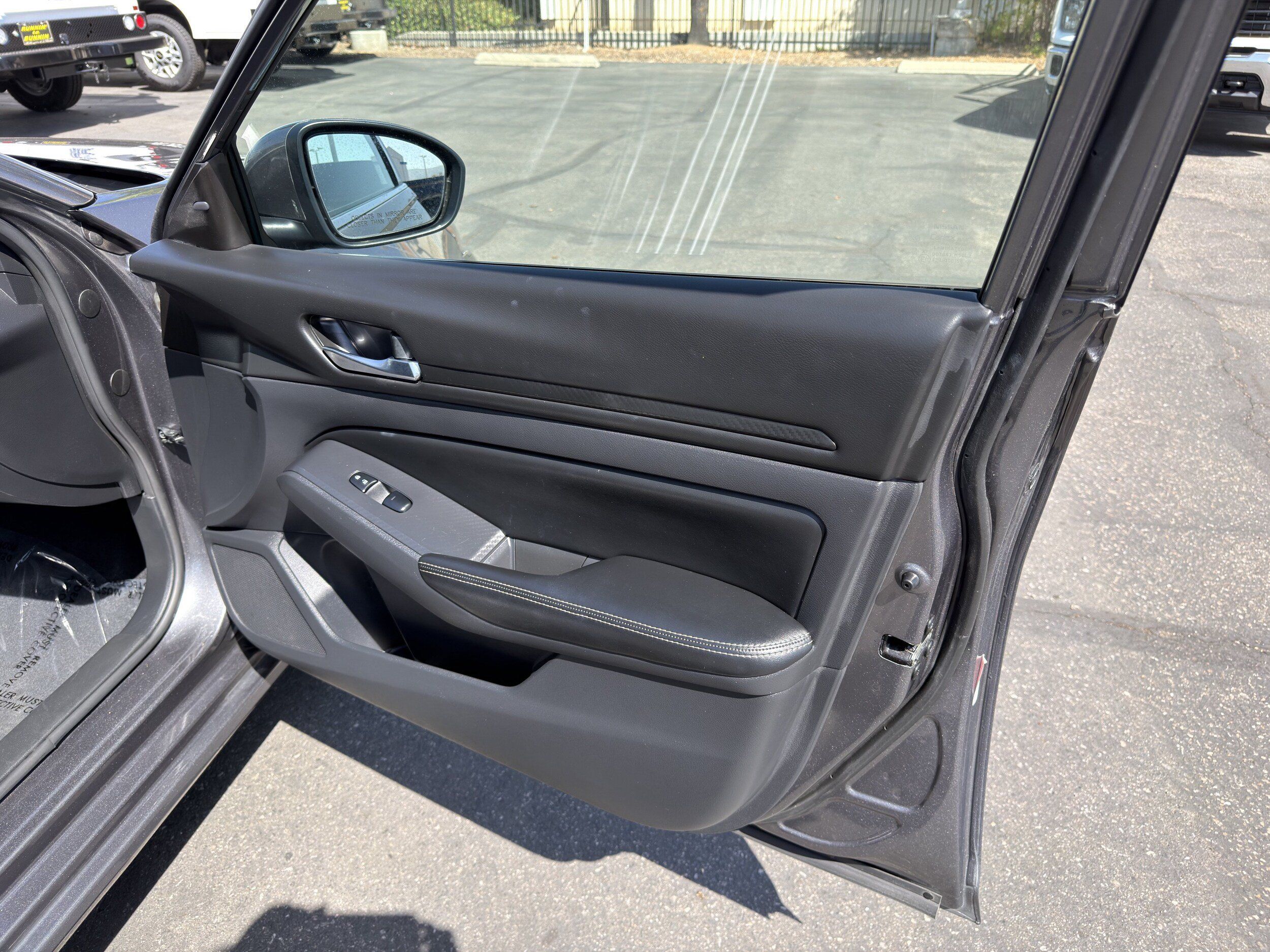 Used 2024 Nissan Altima 2.5 SV w/ SV Premium Package FWD image 11