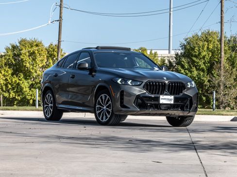 Certified 2025 BMW X6 xDrive40i w/ Premium Package image 2