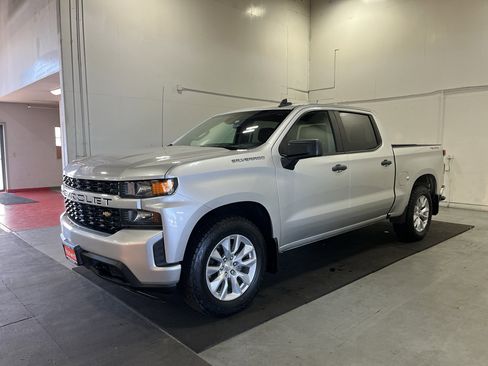Used 2022 Chevrolet Silverado 1500 Custom w/ Safety Confidence Package AWD/4WD image 3