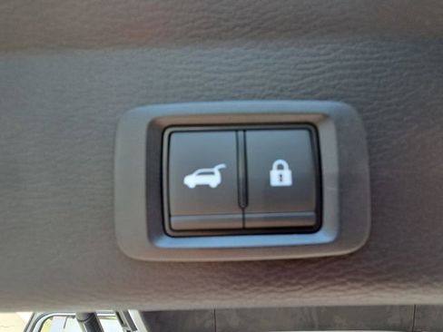 Used 2025 Mitsubishi Outlander SEL image 14