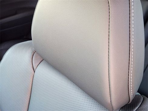 Used 2025 Subaru Outback Touring image 15