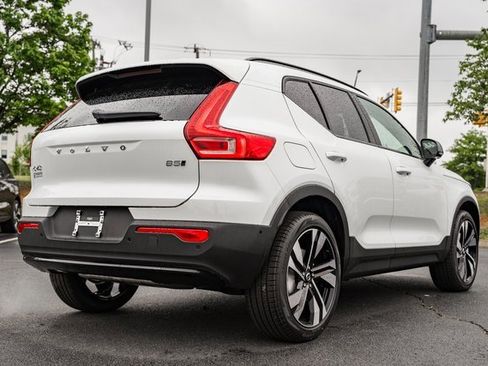 Certified 2025 Volvo XC40 B5 Ultra w/ Climate Package image 5