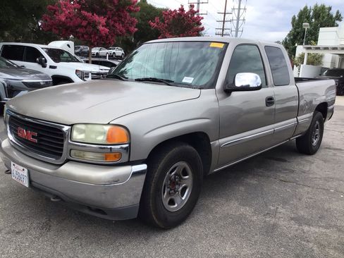 Used 2000 GMC Sierra 1500 2WD Extended Cab w/ Convenience Plus Group image 2