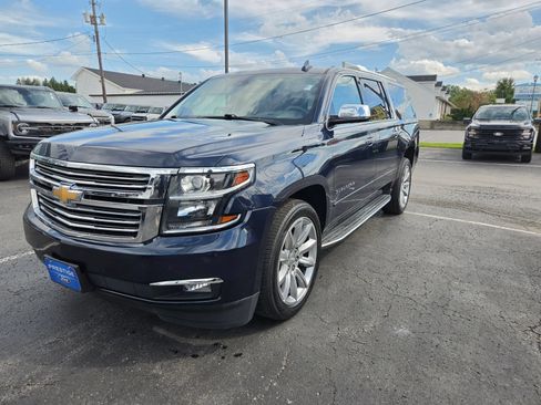 Used 2020 Chevrolet Suburban Premier AWD/4WD image 1