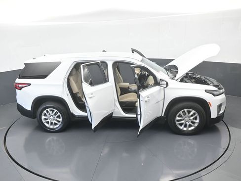 Used 2022 Chevrolet Traverse LS image 71