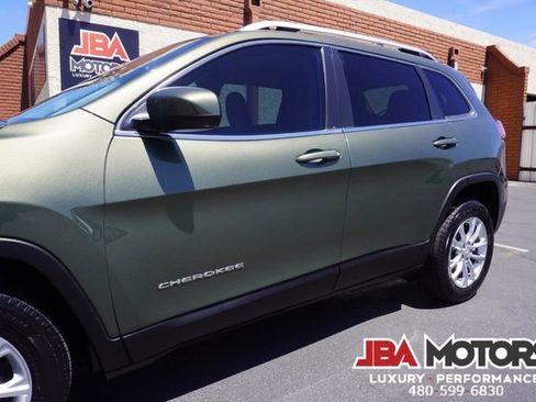 Used 2019 Jeep Cherokee Latitude w/ Popular Appearance Group FWD image 27
