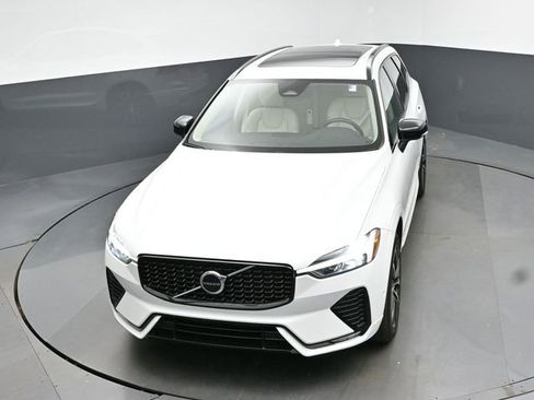 Used 2023 Volvo XC60 B5 Plus AWD/4WD image 46