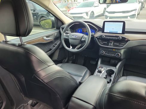 Used 2020 Ford Escape Titanium image 13