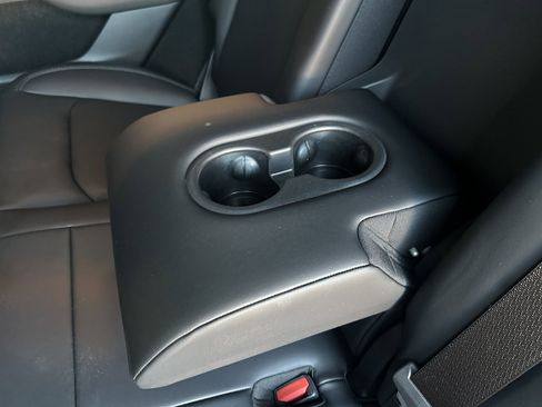 Used 2023 Tesla Model Y Performance image 38