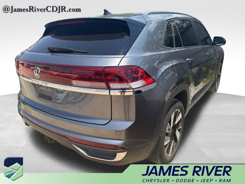 Used 2024 Volkswagen Atlas Cross Sport SE FWD image 6