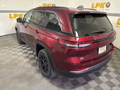 New 2026 Jeep Grand Cherokee Altitude image 3