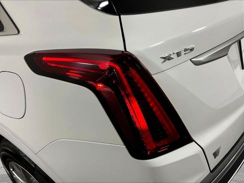 Used 2020 Cadillac XT5 Premium Luxury FWD image 23